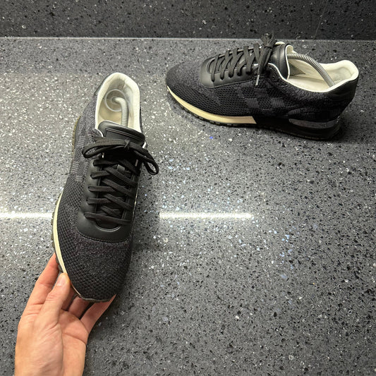 LOUIS VUITTON MENS RUN AWAY BLACK EU 41.5 (FIT A UK 8.5 / 9)