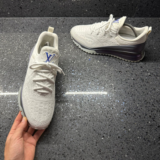 LOUIS VUITTON MENS VNR WHITE EU 41 (FIT A UK 8)
