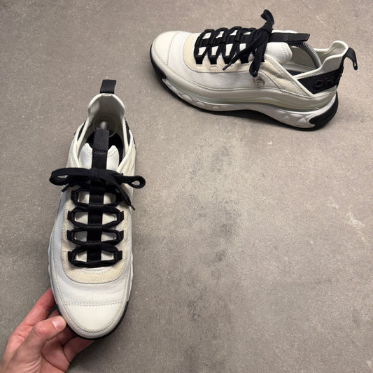 C RUNNER WHITE EU 42 (FIT A UK 8 / 8.5)