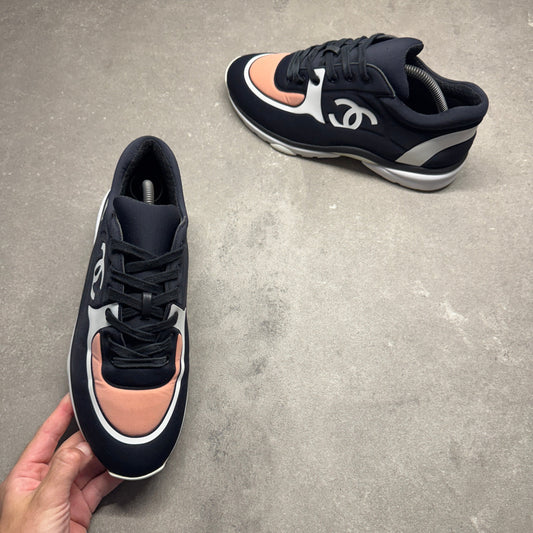 C RUNNER BLACK EU 40.5 (FIT A UK 7)