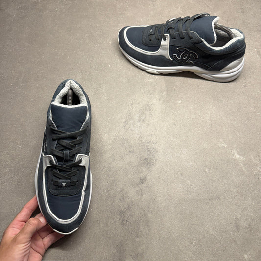 C RUNNER NAVY EU 42 (FIT A UK 8)