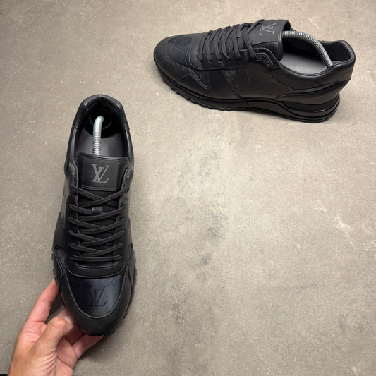 LOUIS VUITTON MENS RUN AWAY BLACK EU 42 (FIT A UK 9)