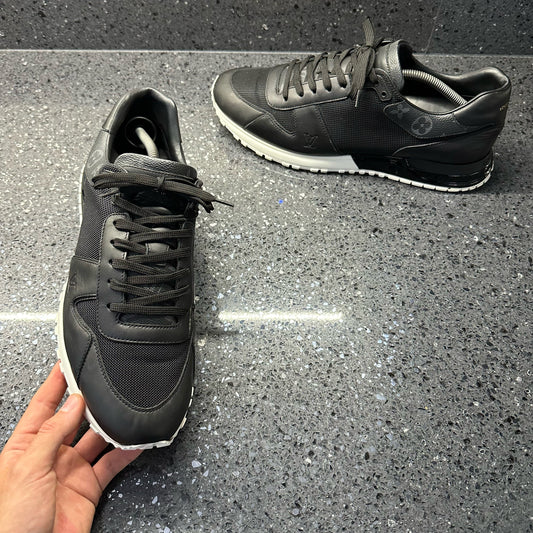 LOUIS VUITTON MENS RUN AWAY BLACK EU 44.5 (FIT A UK 11 / 11.5)