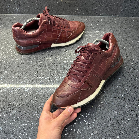 LOUIS VUITTON MENS DAMIER RUN AWAY BURGANDY EU 42.5 (FIT A UK 9.5)