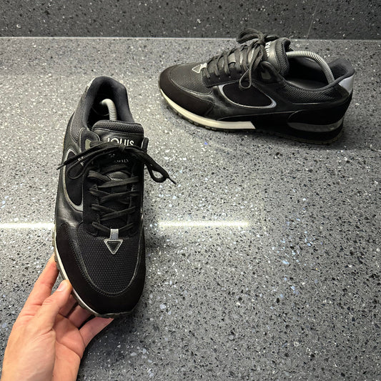 LOUIS VUITTON MENS RUN AWAY BLACK EU 42.5 (FIT A UK 9.5)