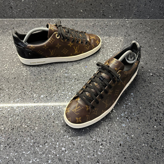 LOUIS VUITTON MENS FRONTROW BROWN EU 42 (FIT A UK 9)