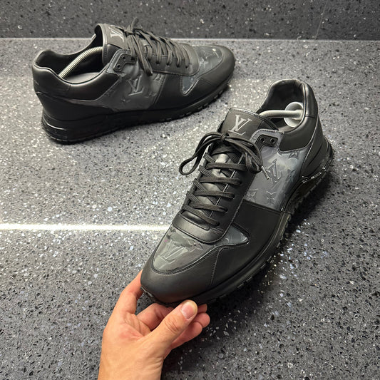 LOUIS VUITTON MENS RUN AWAY BLACK EU 45 (FIT A UK 11 / 11.5)