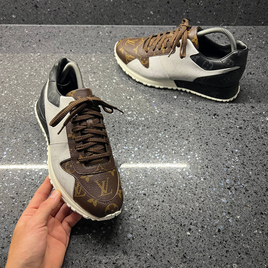 LOUIS VUITTON MENS RUN AWAY EU 40 (FIT A UK 7)
