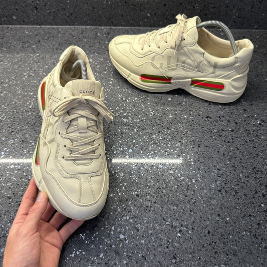 GUCCI MENS RHYTON IVORY EU 42.5 (FIT A UK 9.5)