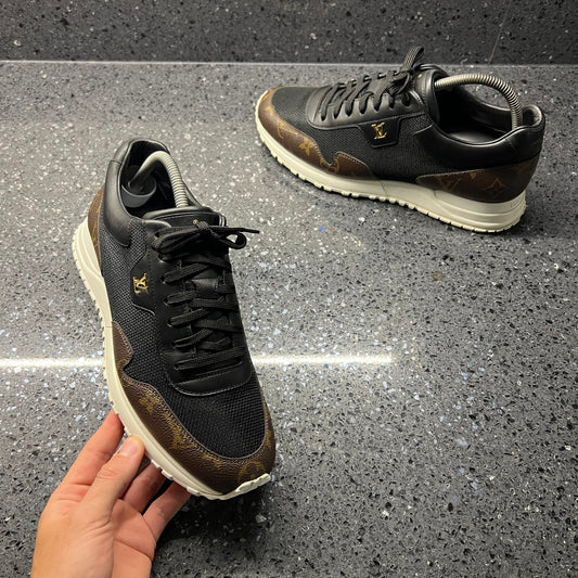 LOUIS VUITTON MENS RUN AWAY BLACK EU41 (FIT A UK 8)
